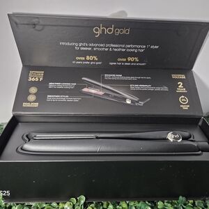 ghd gold 1" Hair Styler in Black with Gold Details